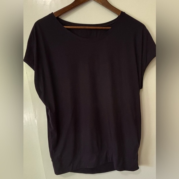 Lululemon| ‘If You're Lucky’ Short Sleeve Open Back Tee in Naval Blue Sz 10 - Picture 3 of 4